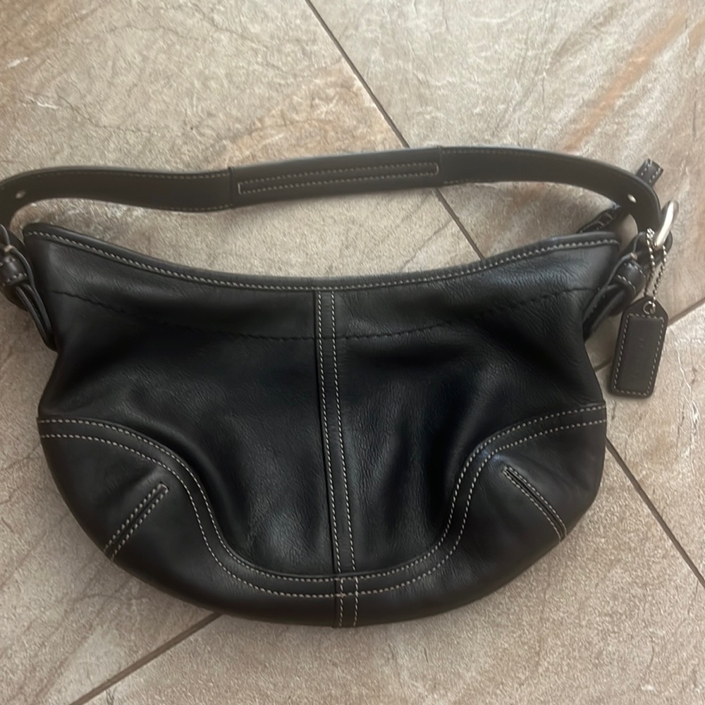 Coach bag in great condition smoke and pet free